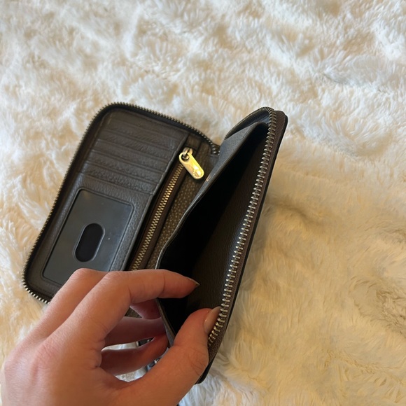 MARC JACOBS WRISTLET - Picture 4 of 7